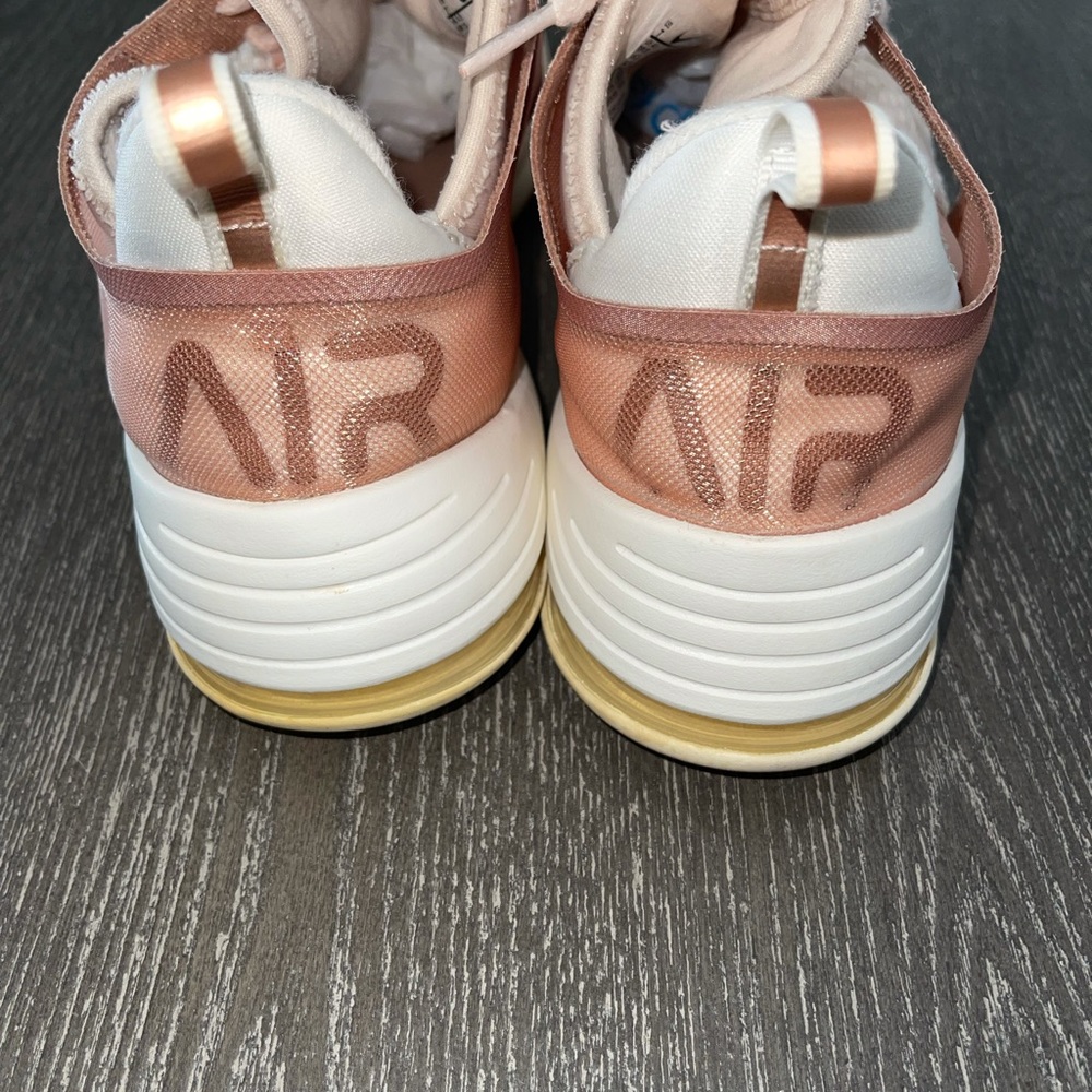 Shoes - Picture 4 of 6
